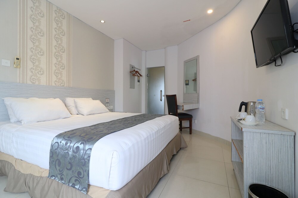 Kembang Hotel 8/19