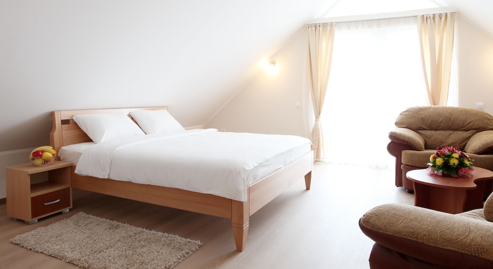 HOTEL NOVELLA UNO 10/37
