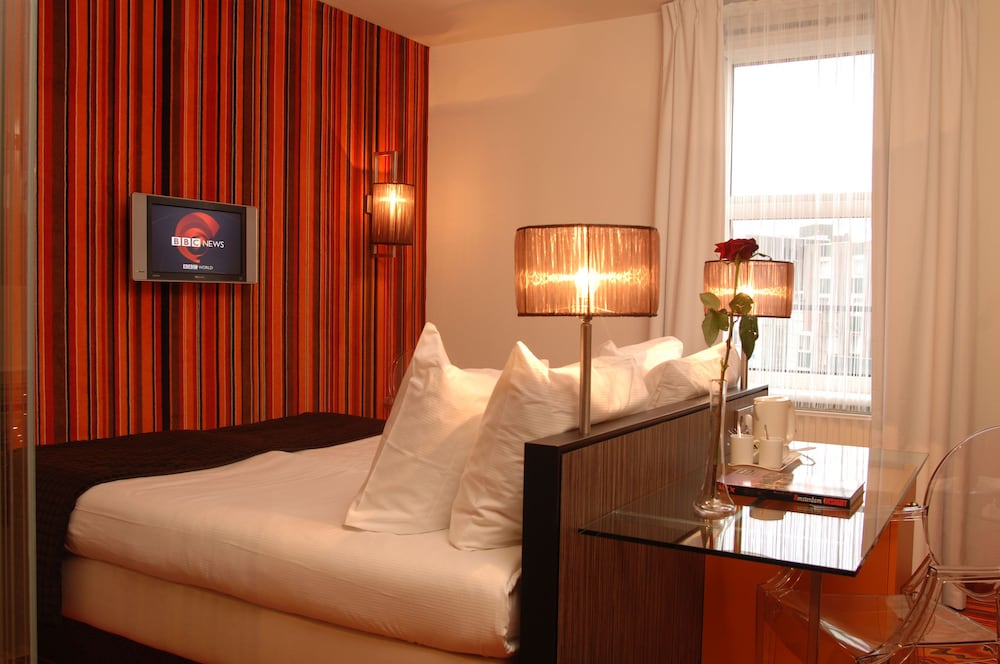 غرفة قياسية بسرير مزدوج بإطلالة على الفناء، Westcord City Centre Amsterdam 3/5