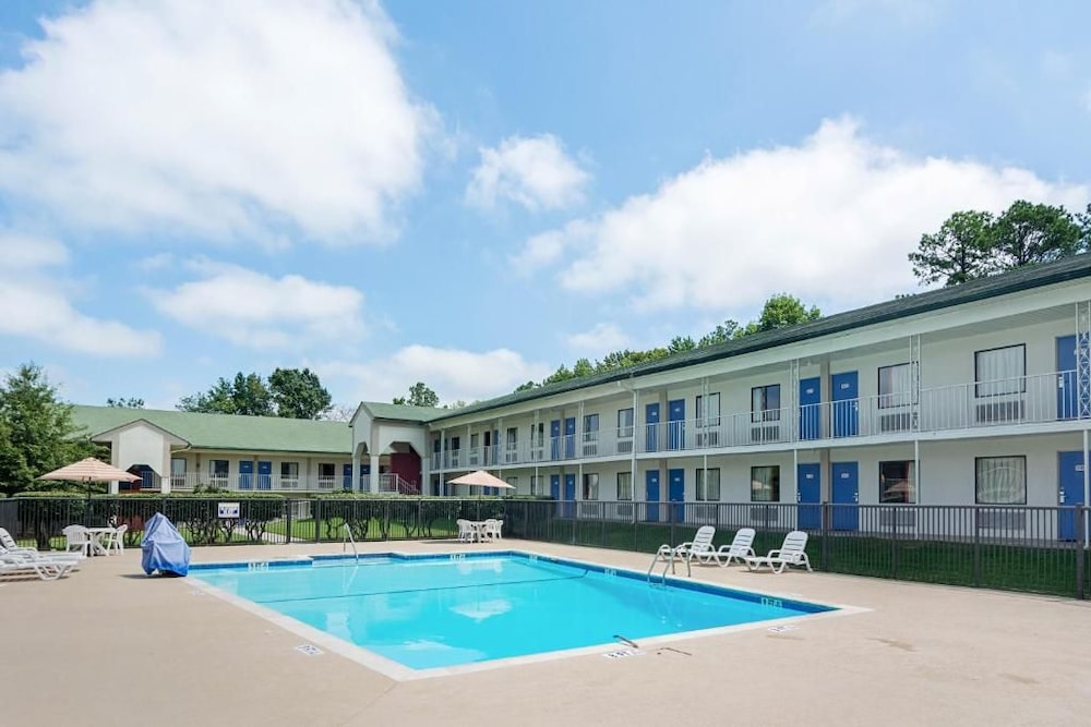 Motel6 Gainesville, GA 57/65