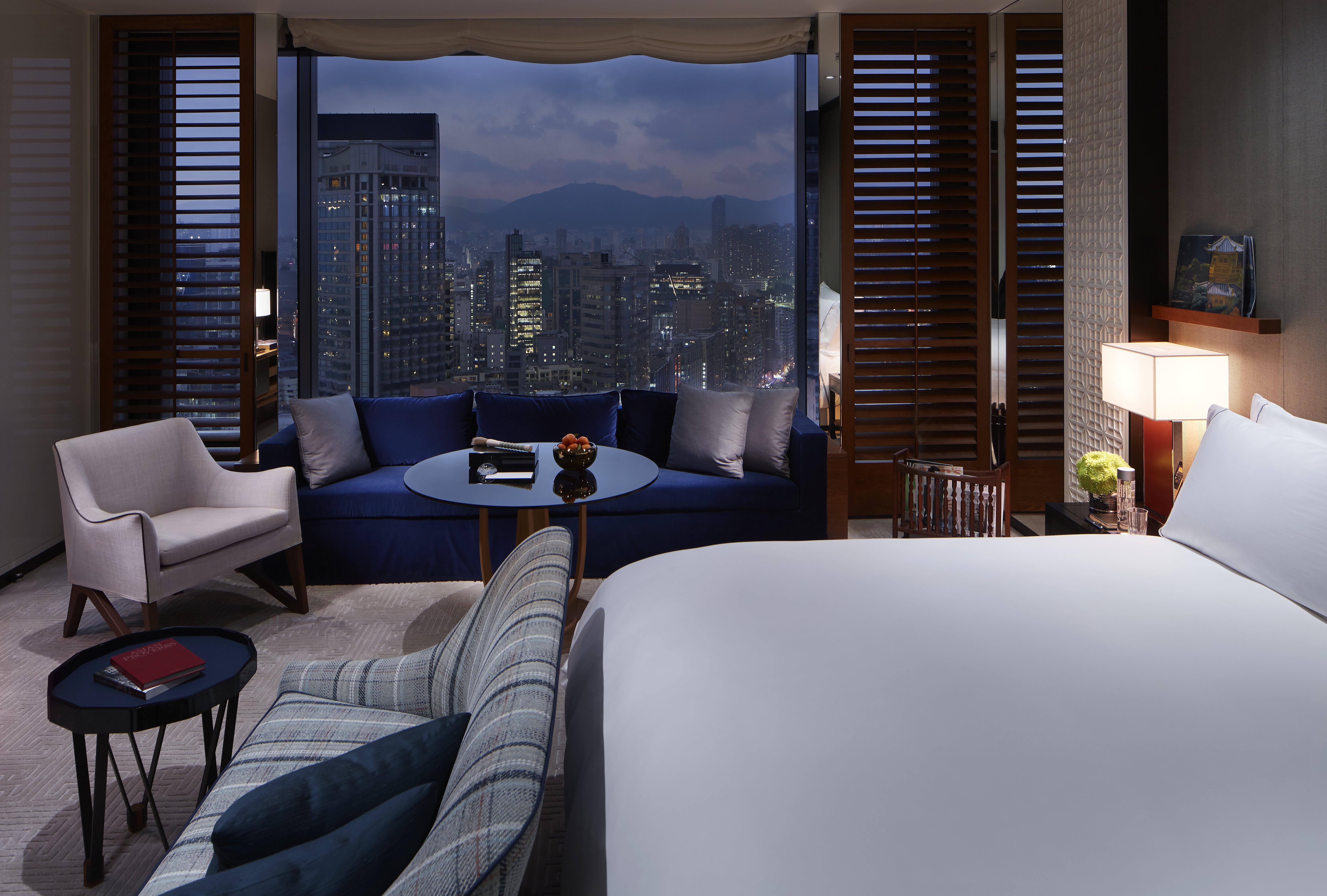 Rosewood Hong Kong 18/85