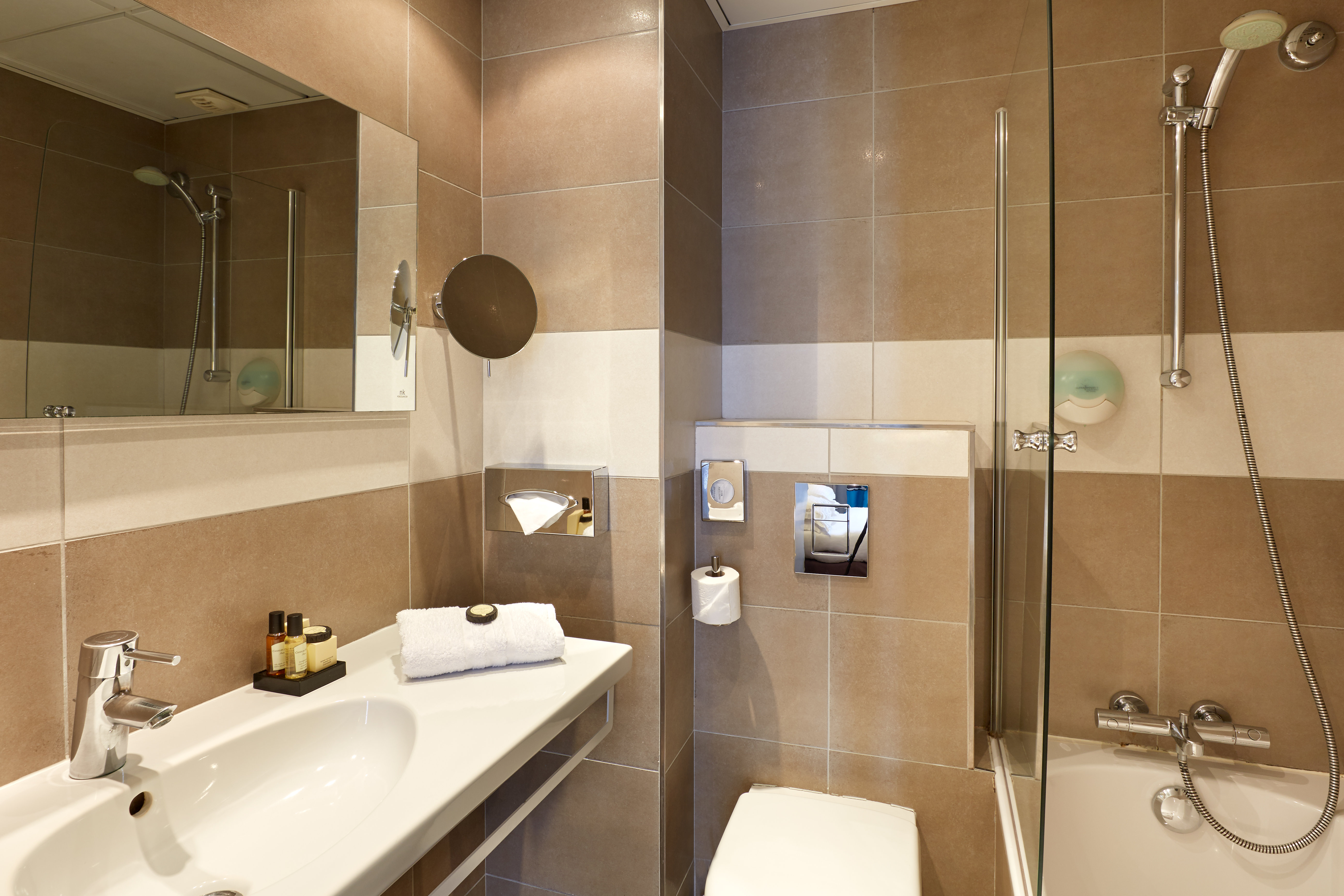 Hotel Beaugrenelle Saint-Charles 56/57