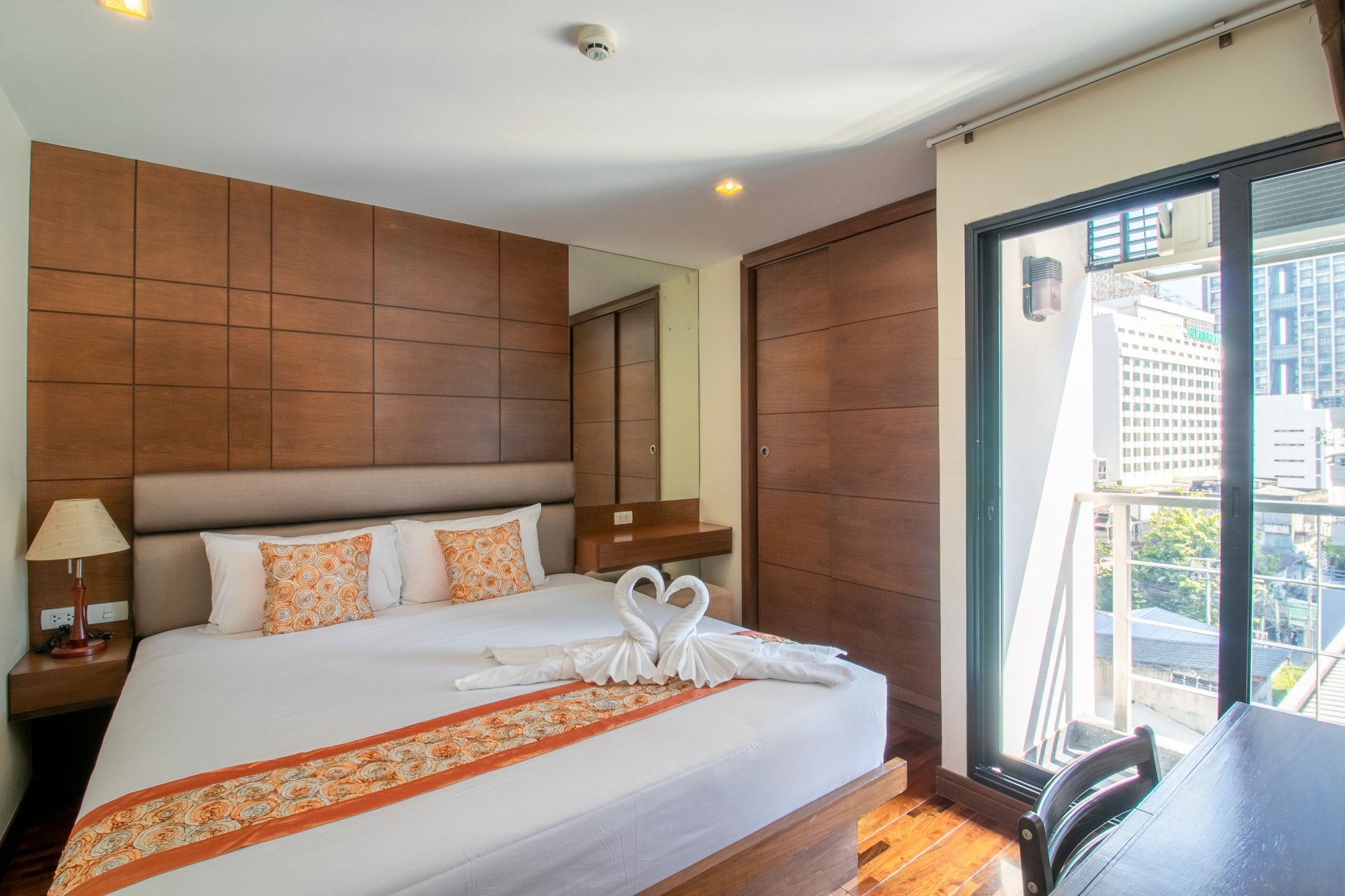 1 BEDROOM, PREMIER