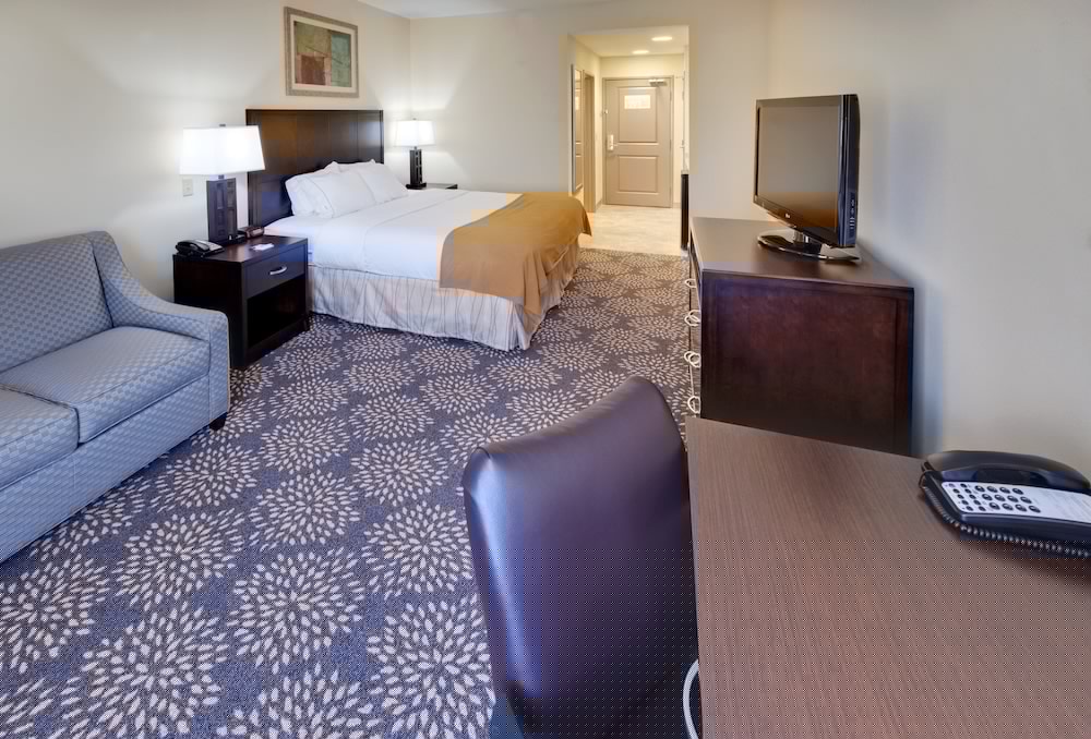 Holiday Inn Express Hotel And Suites Grand Island 25/53