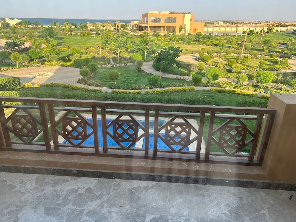 Azal Lagoons Resort Abu Simbel 10/58