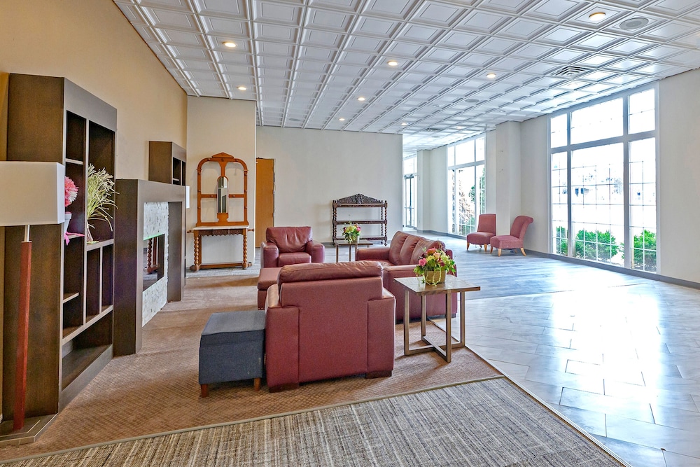Best Western Plus Fairfield Executive Inn 48/67