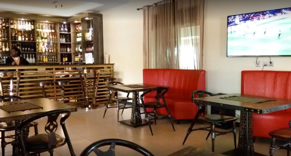 Courtyard International Hotel 34/40