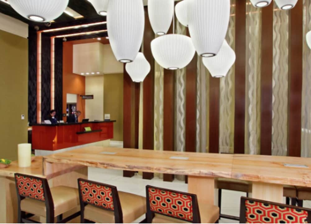 Hilton Garden Inn New York/Midtown Park Ave 7/51