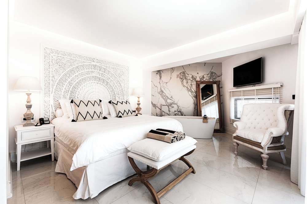 Honeymoon, Island, Suite, King Bed, Sea Front, Private Pool
