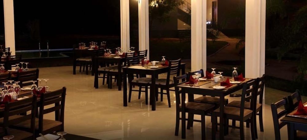 Magampura Eco Village Resort 12/24