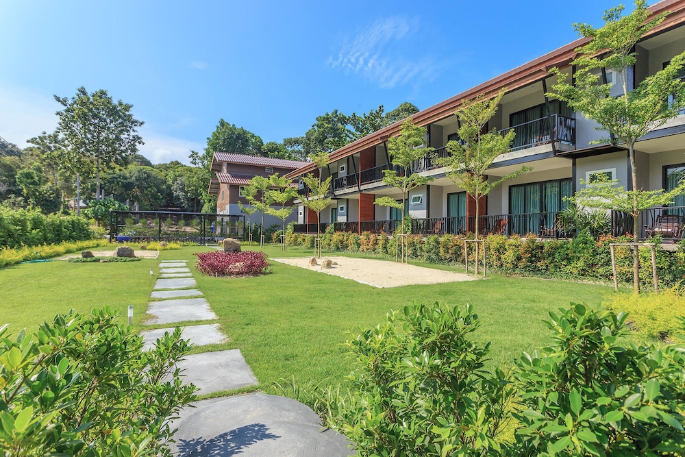The Breeze Lipe Resort 33/44
