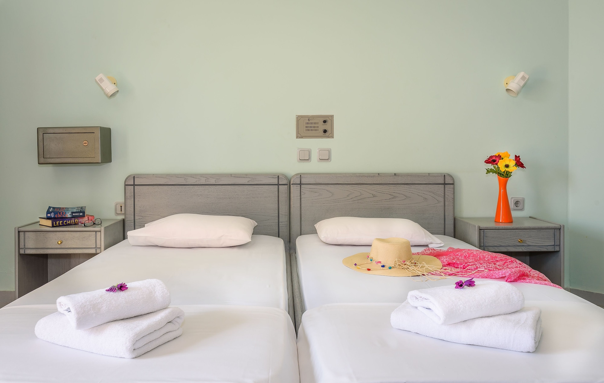 STUDIO, DOUBLE BED