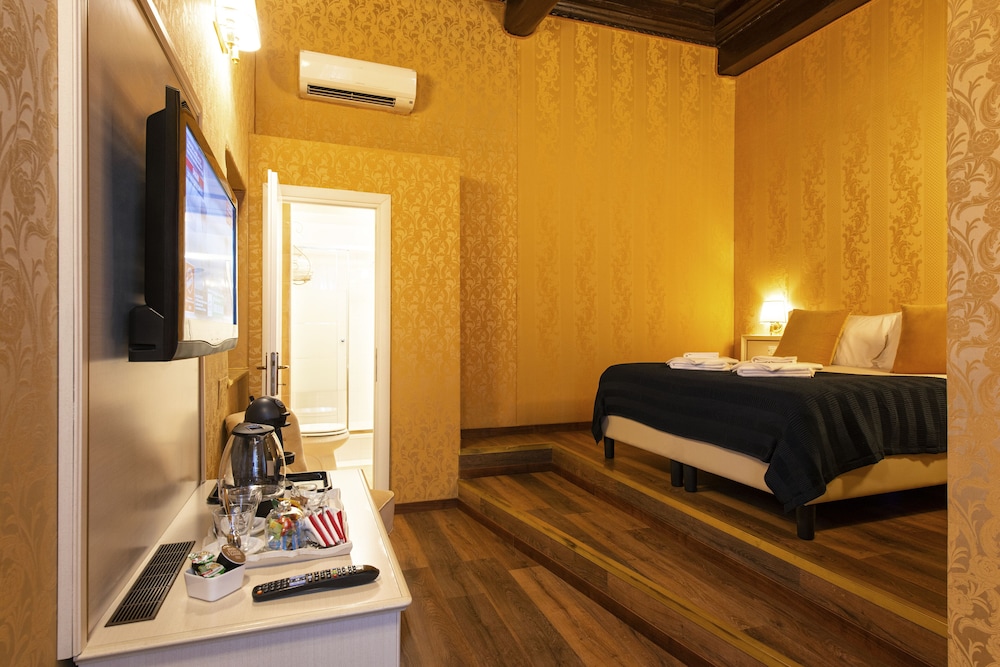 Canova Rooms 17/42