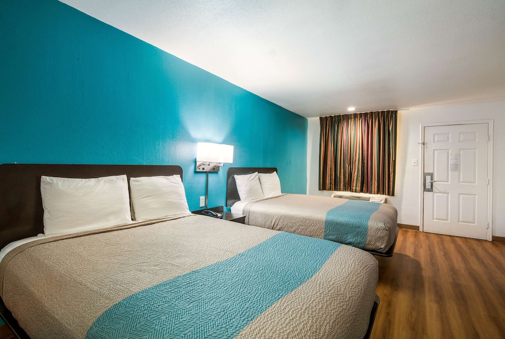 Motel6 Freeport, TX 25/54