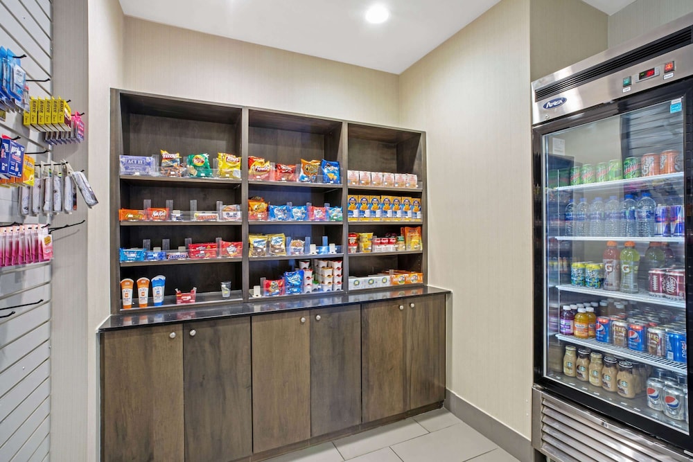 La Quinta Inn Suites By Wyndham York 37/53