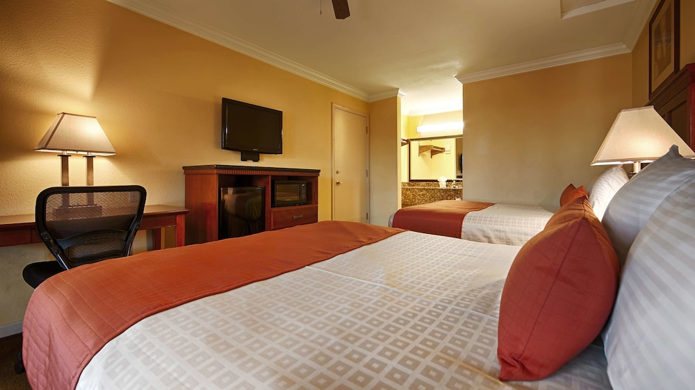 Best Western Heritage Inn Bakersfield 8/29