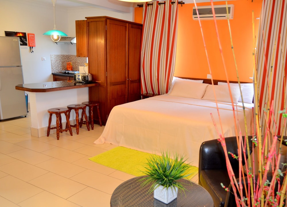 La Pointe Villas 25/70