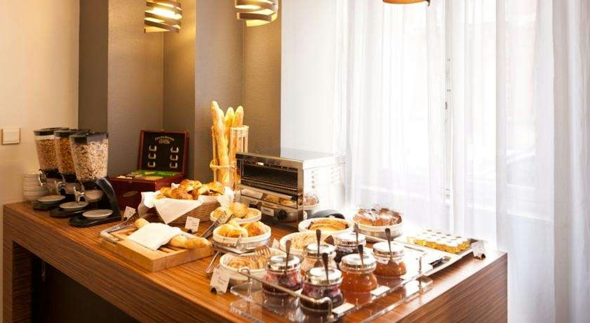 Grand Hotel Du Tonneau D Or 6/11