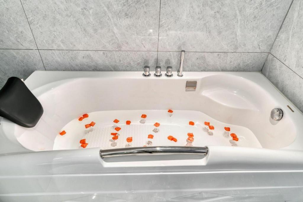 Echarm Hotel Nanjing Lishui High-speed Railway Station Wuzhou Trade City 42/42