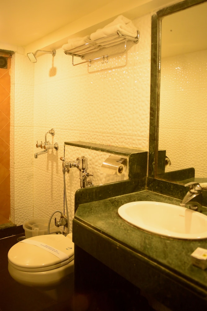 HOTEL HERITAGE DAKSHIN 45/50