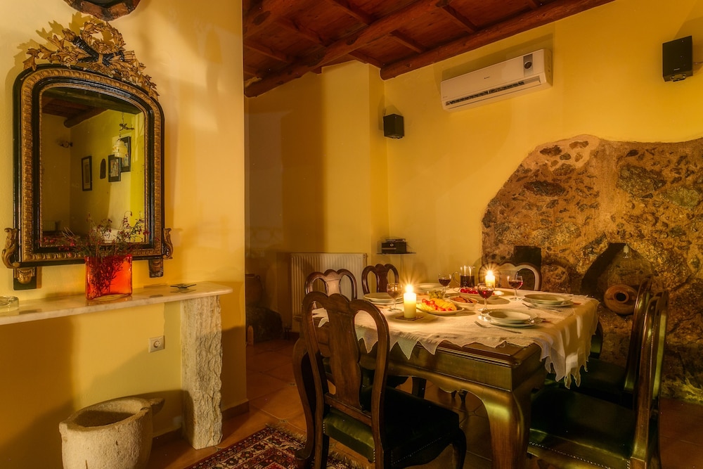 Ifigenia Luxury Suites 40/50