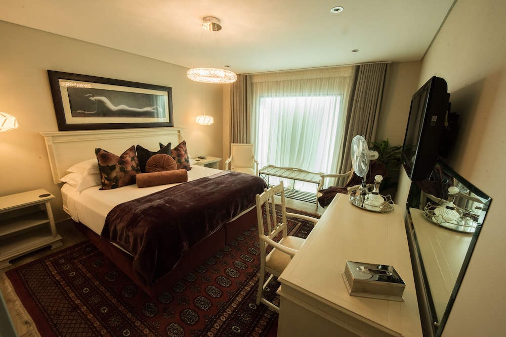 LUXURY, APARTMENT