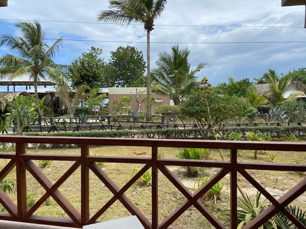 Paraiso Ecolodge 56/59