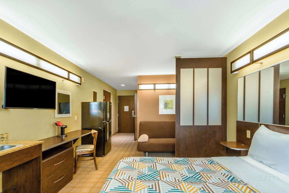 Microtel Inn And Suites Breaux Bridge 30/49