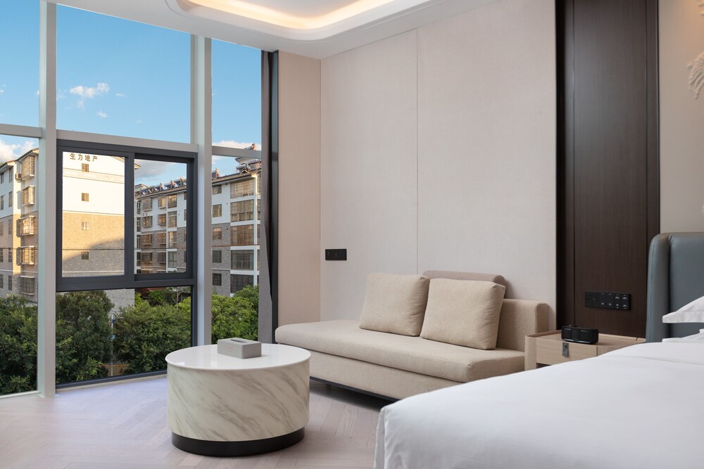 Ramada by Wyndham Honghe Kaiyuan 15/52