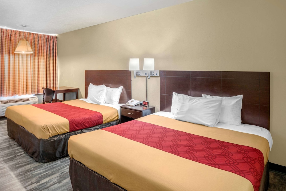 Econo Lodge near Missouri University of Science and Technology 6/20
