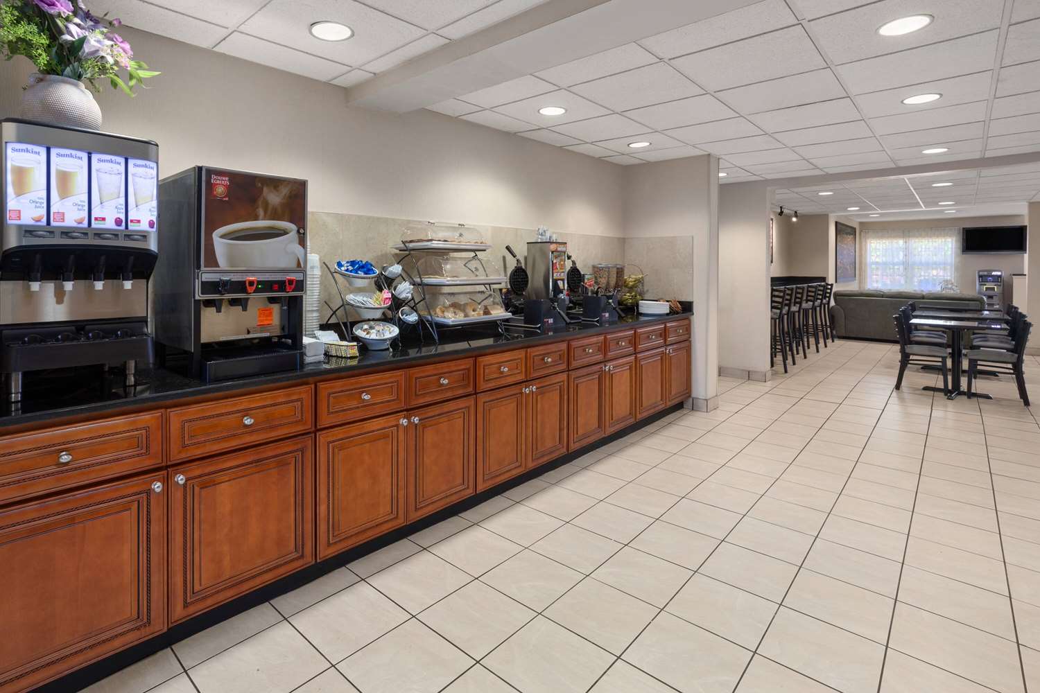Microtel Inn And Suites Ann Arbor Plymouth Rd 8/39