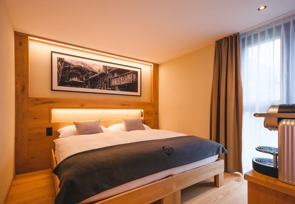 BASIC, DOUBLE OR TWIN BED