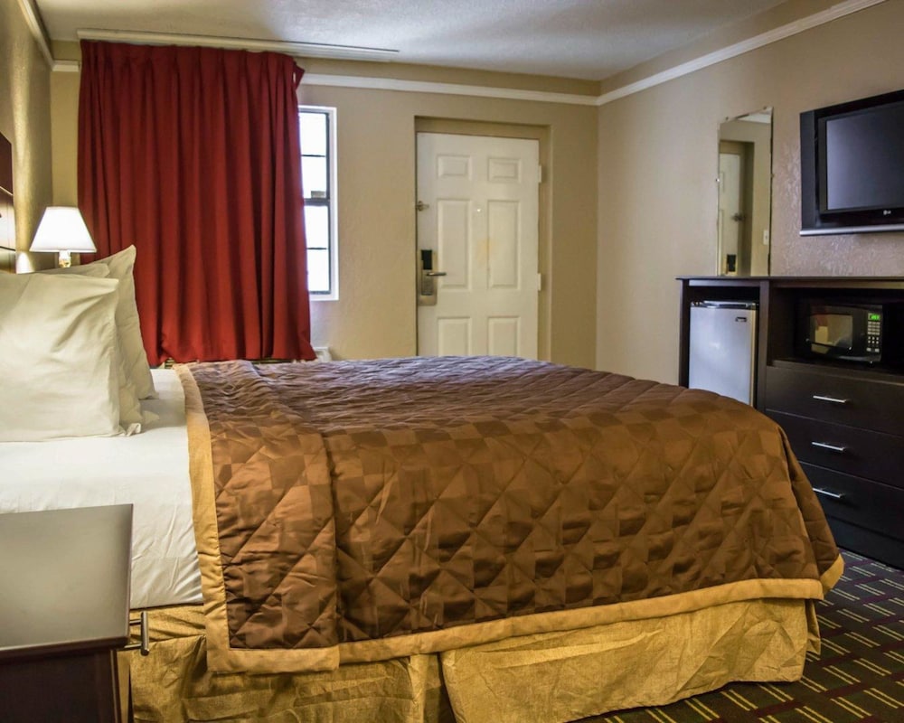 Rodeway Inn Near Ybor City - Casino 20/52