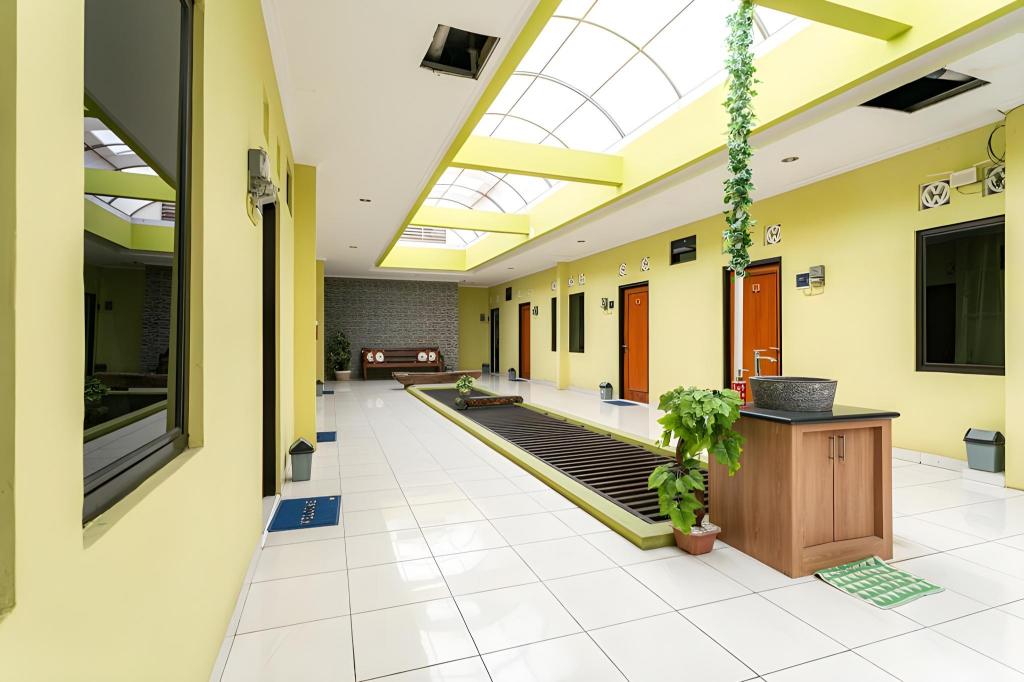 RedDoorz Syariah near Assalaam - UMS 11/47