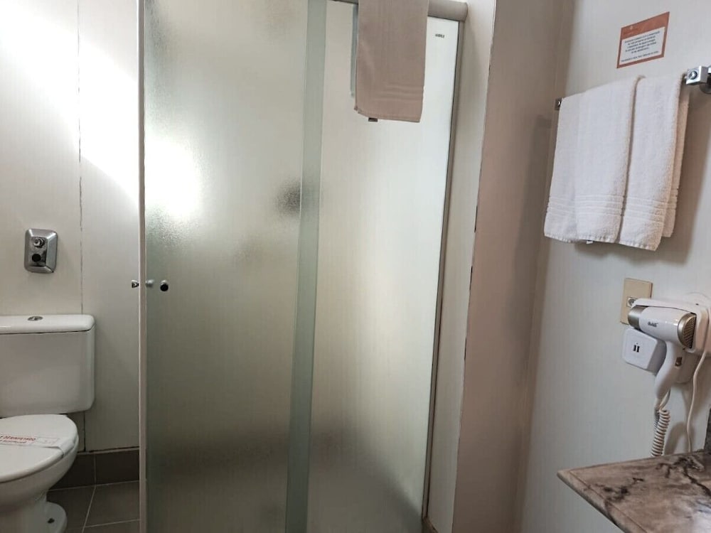 غرفة سوبيريور ثلاثية بسرير مزدوج وسرير فردي، Boulevard Plaza Hotel 2/3