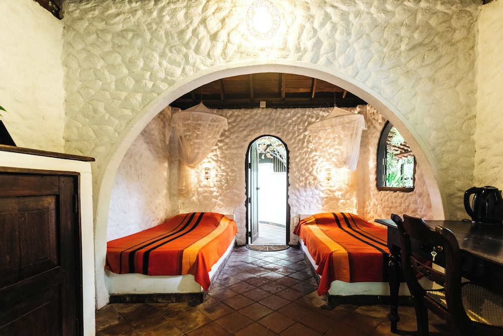 Basic, Single Bed, Garden View