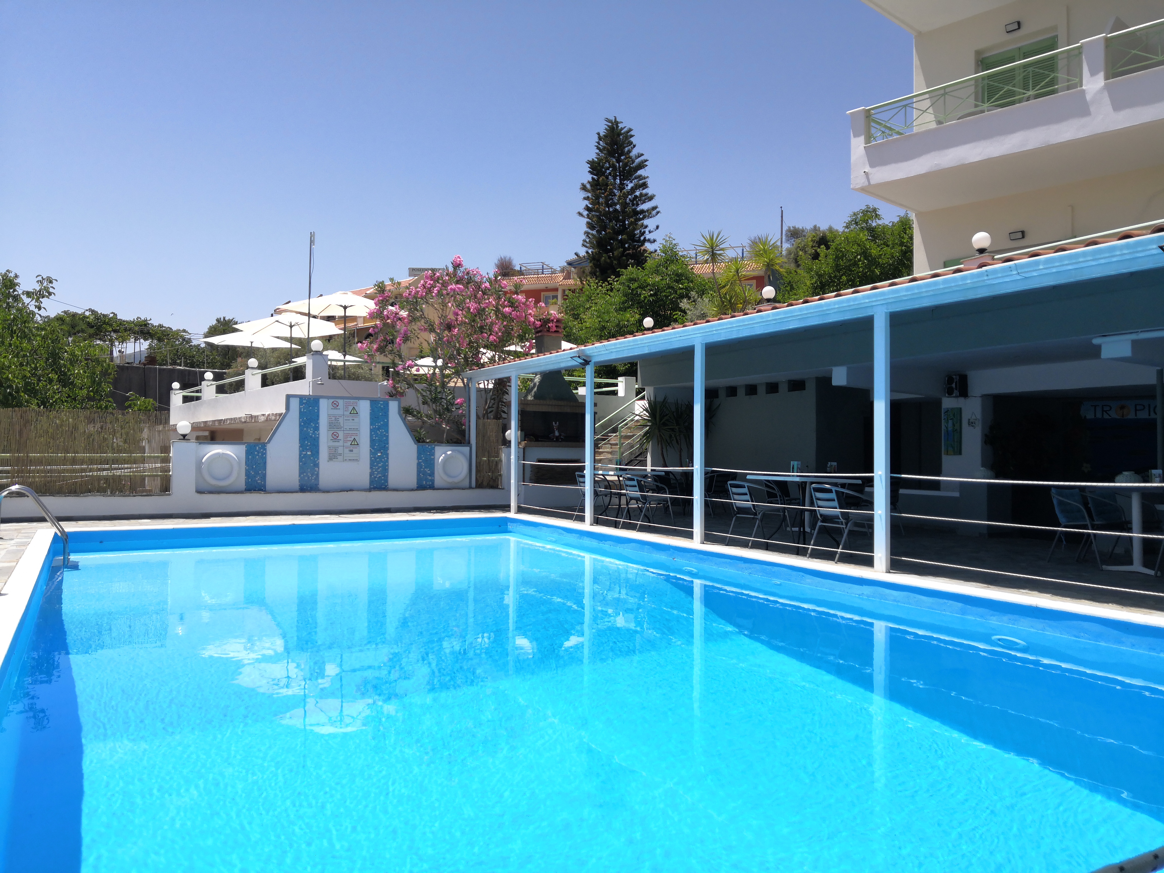 Tropicana Inn 23/50