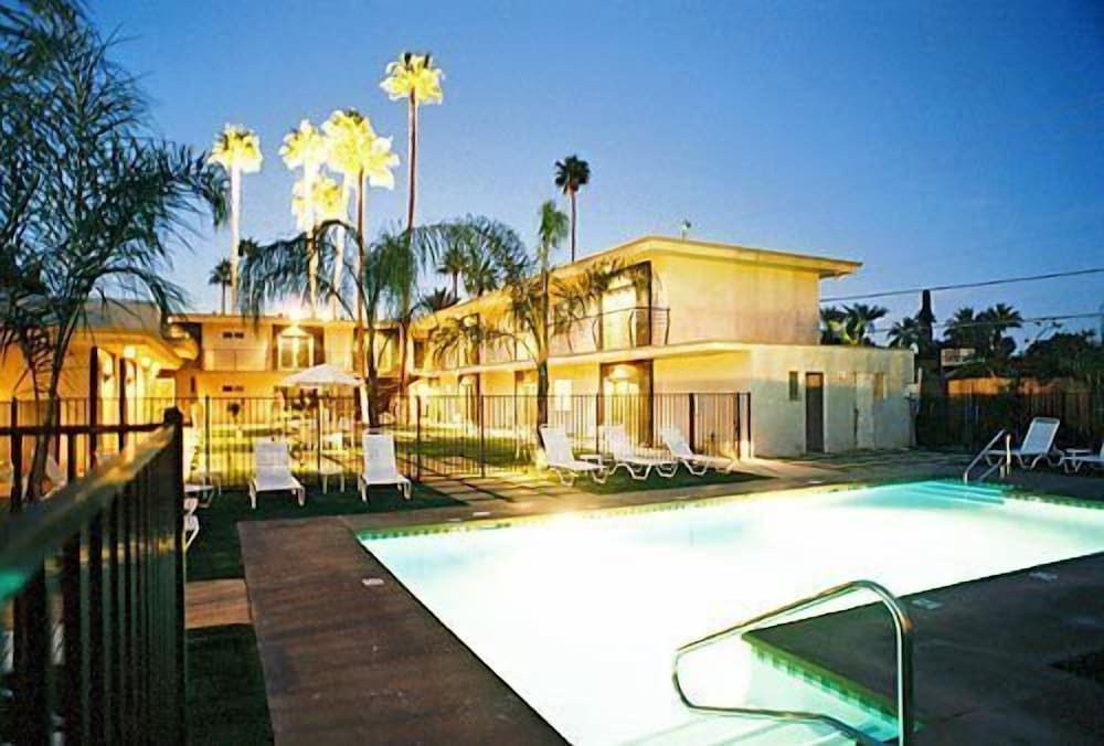 7 Springs Inn Suites 5/60