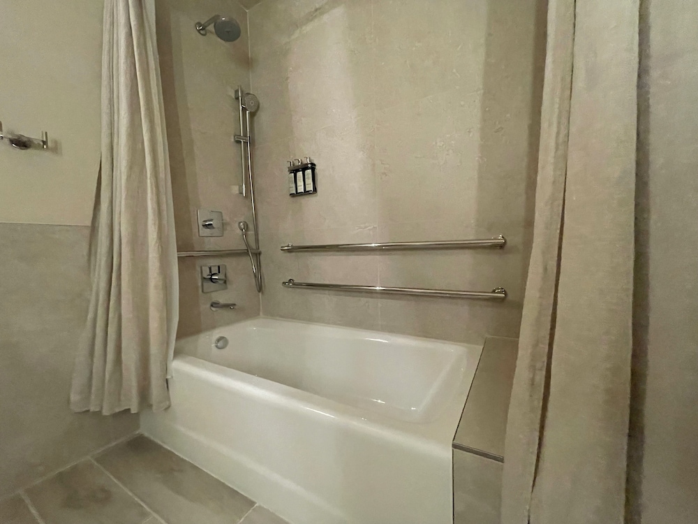 Luxx Plaza Hotel 49/51
