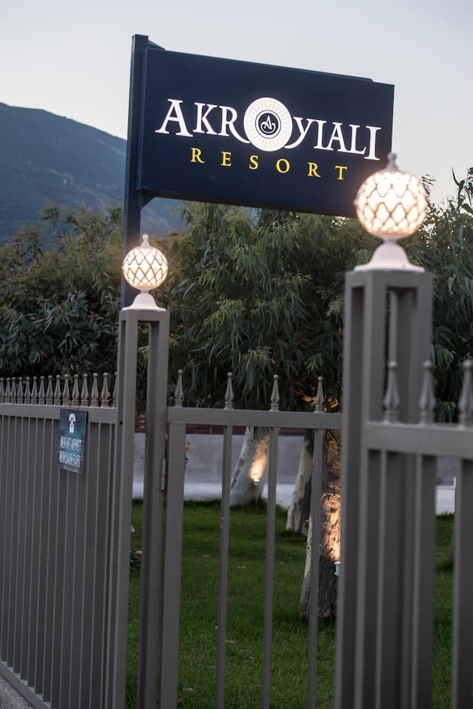 Akroyiali Resort 2/41