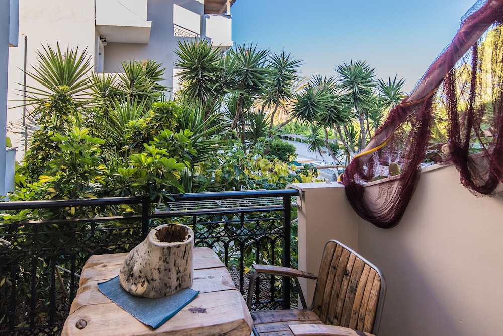 Iniohos Zante Hotel & Suites 36/50