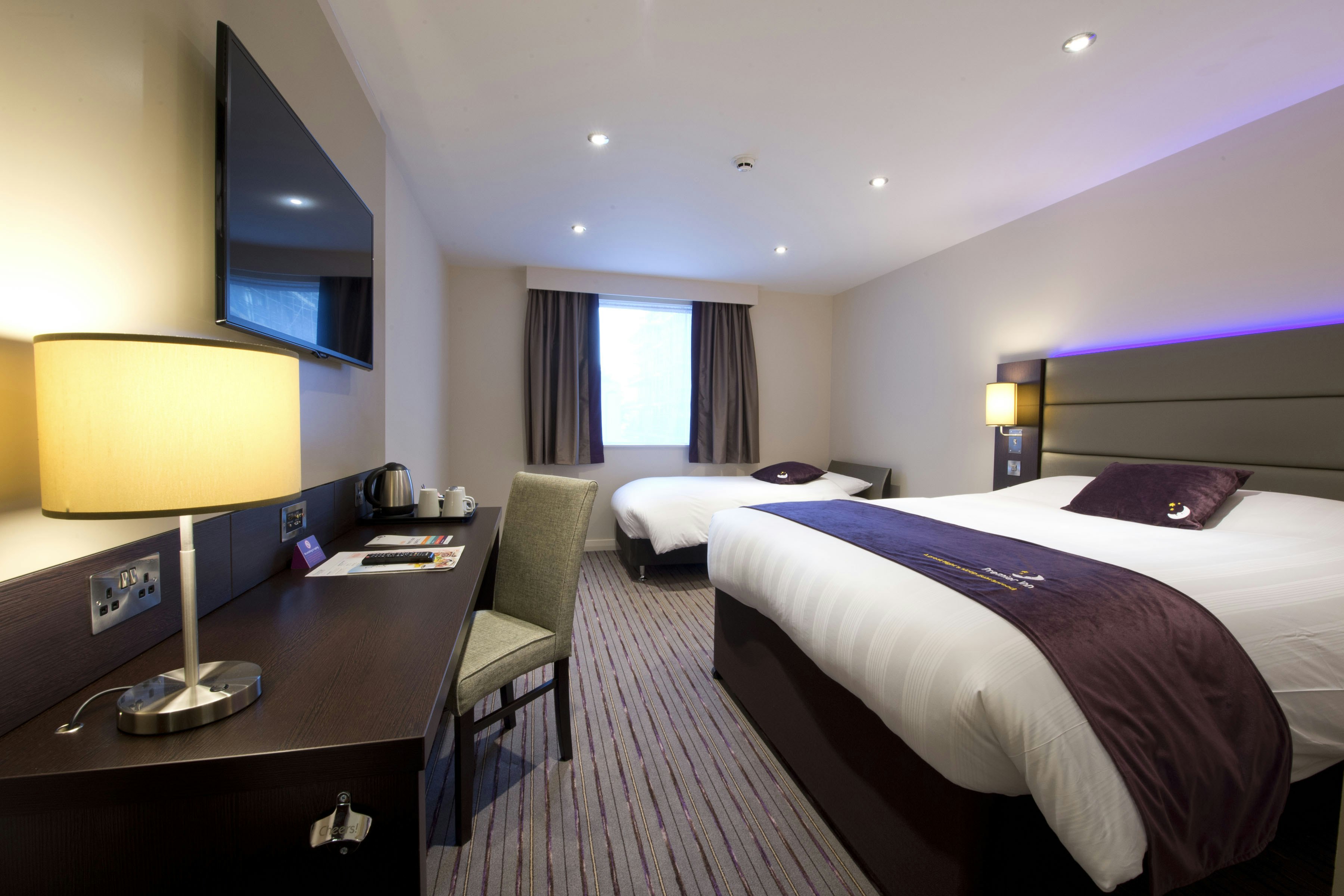 Premier Inn Slough Central South Windsor Road Hotel 11/27