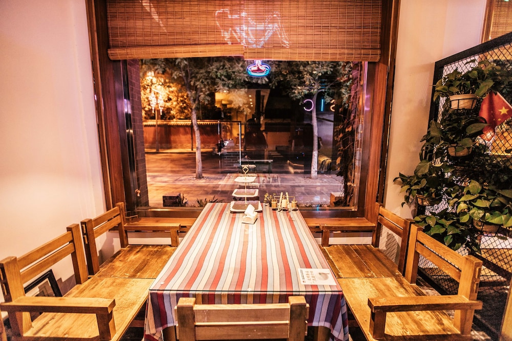 Qufu International Youth Hotel 18/30