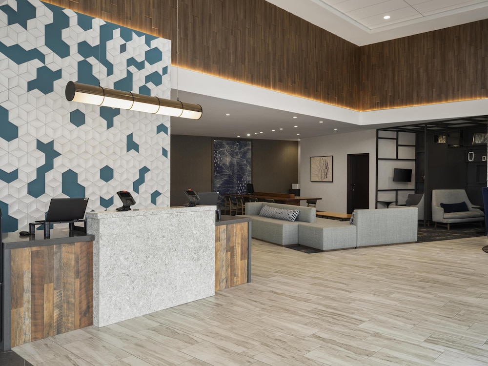 Hyatt Place West Des Moines/Jordan Creek 14/77