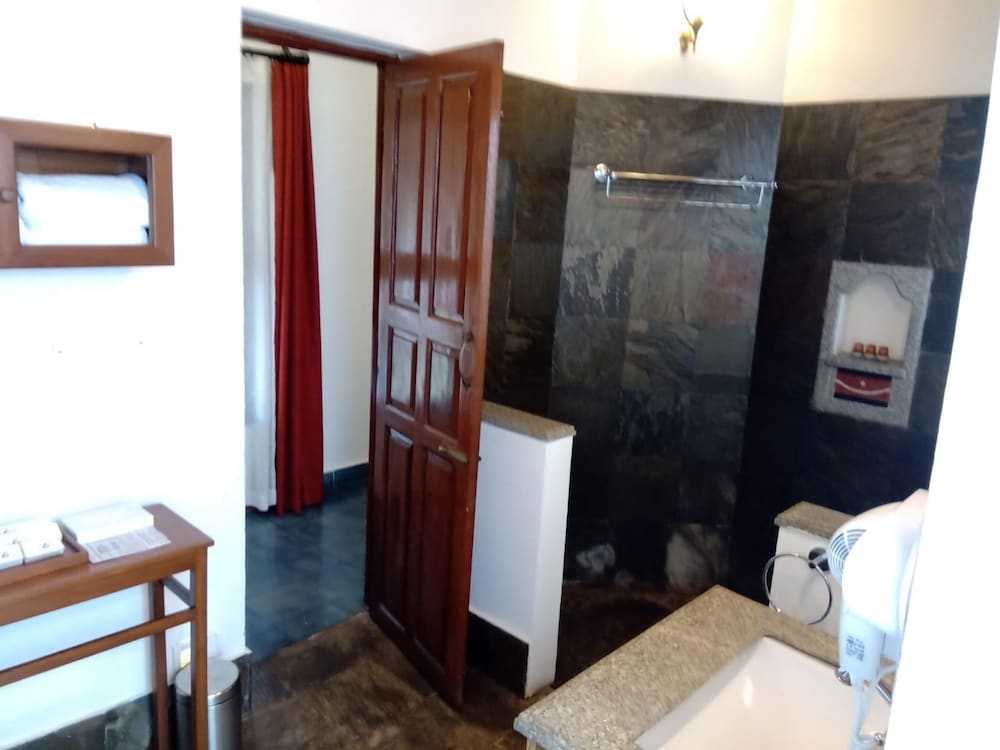 Mantra Koodam – CGH Earth 50/50