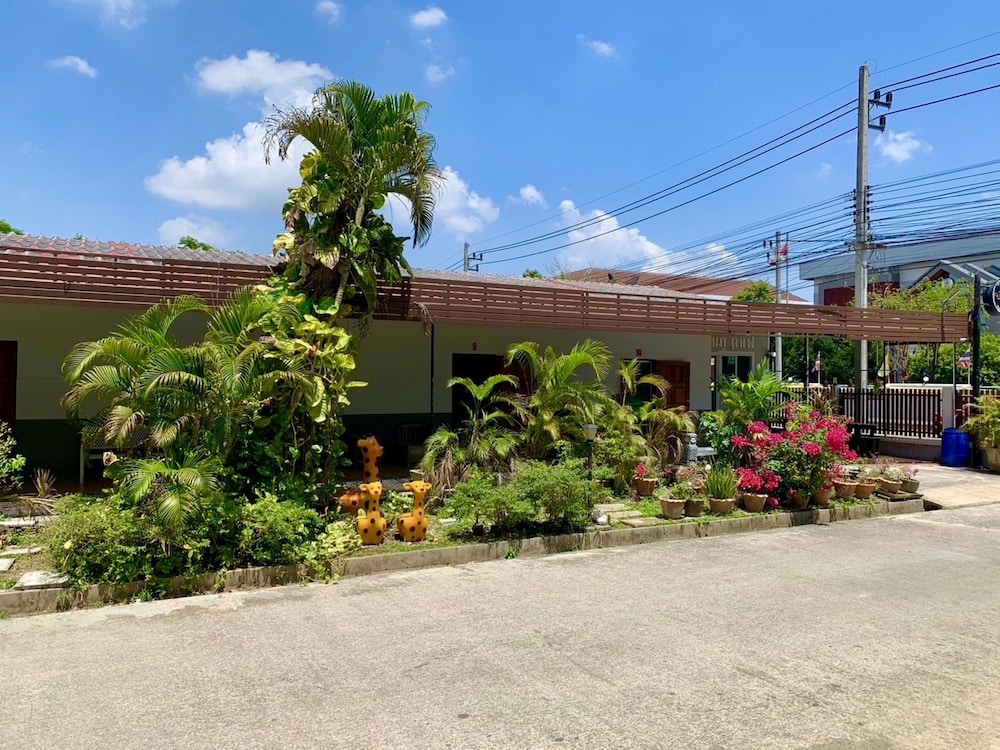 Baan Kenpoo Resort in PHETCHABURI