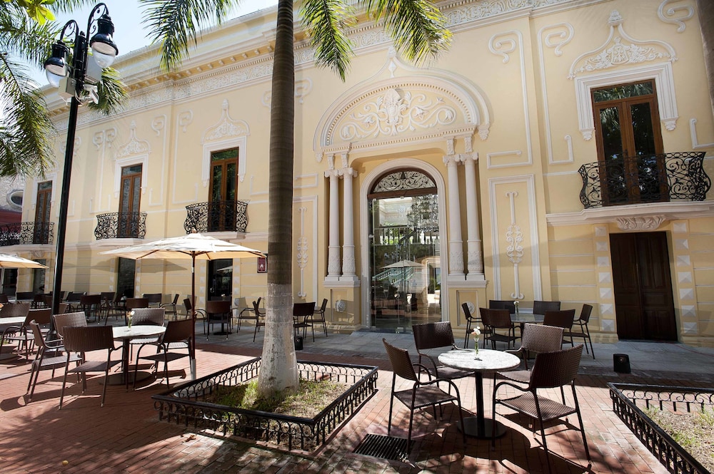 Mansion Merida on the Park 48/65