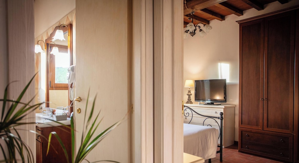 Tenuta il Burchio Hotel 25/50