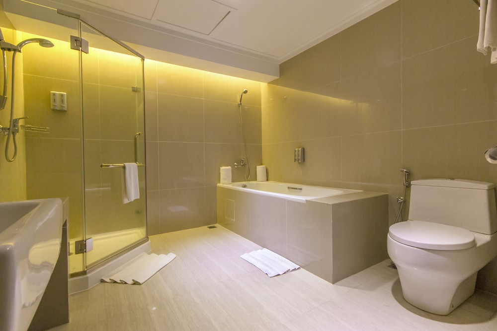 FOX Hotel Gorontalo 43/45