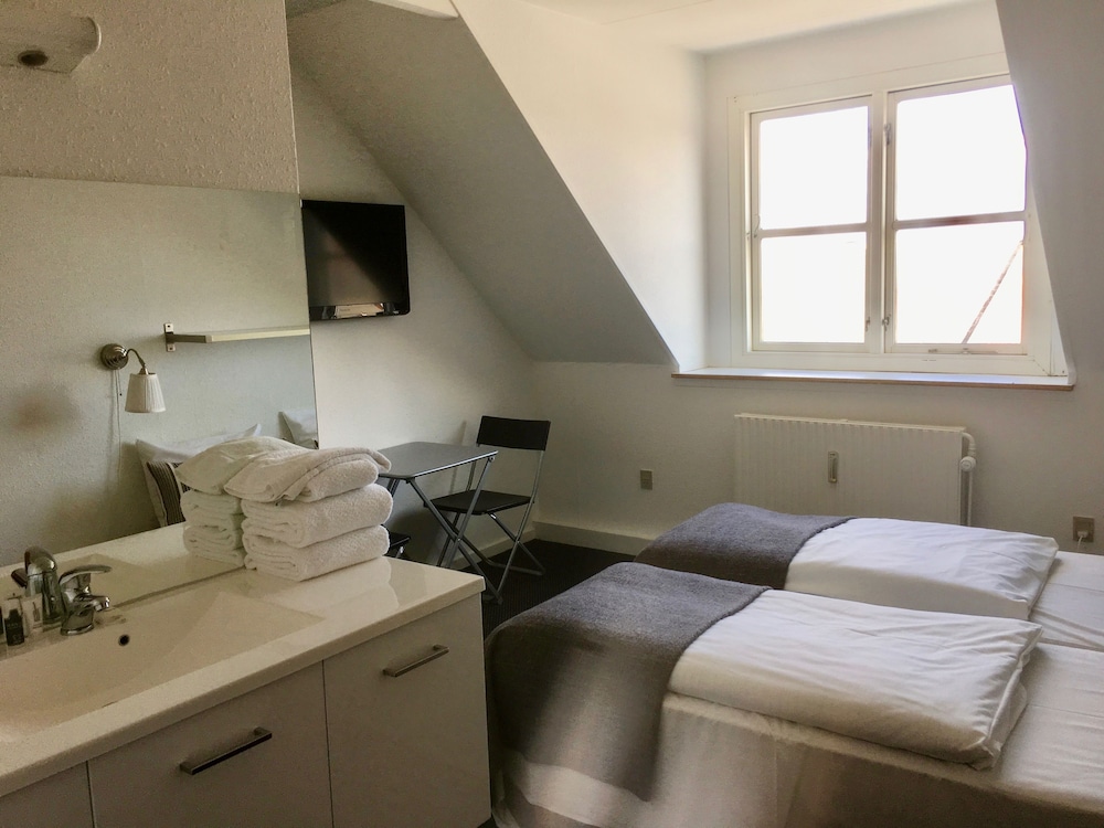 غرفة اقتصادية بسرير مزدوج بحمام خاص، Herman Bang Bed And Breakfast 2/6